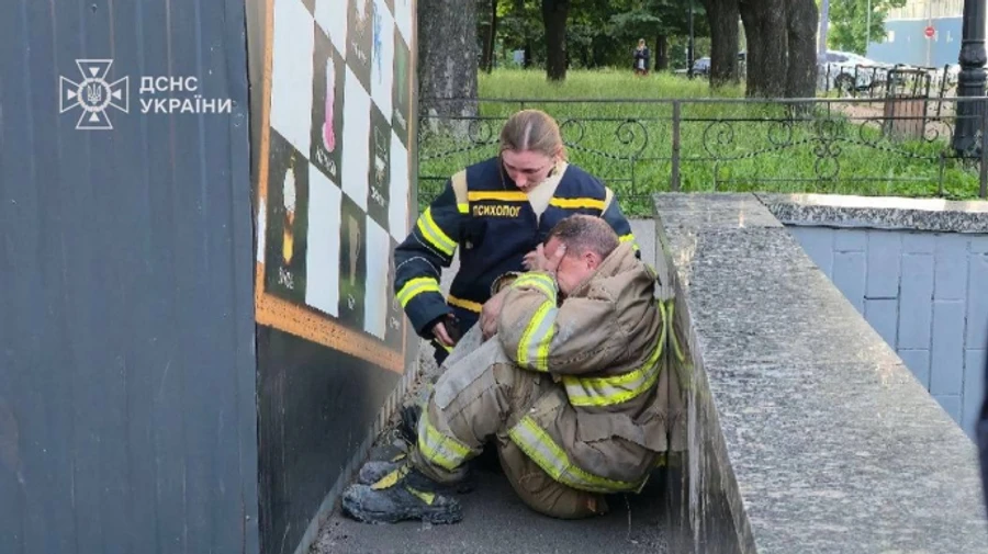 Під час нічного удару по Києву загинули 3 рятувальників