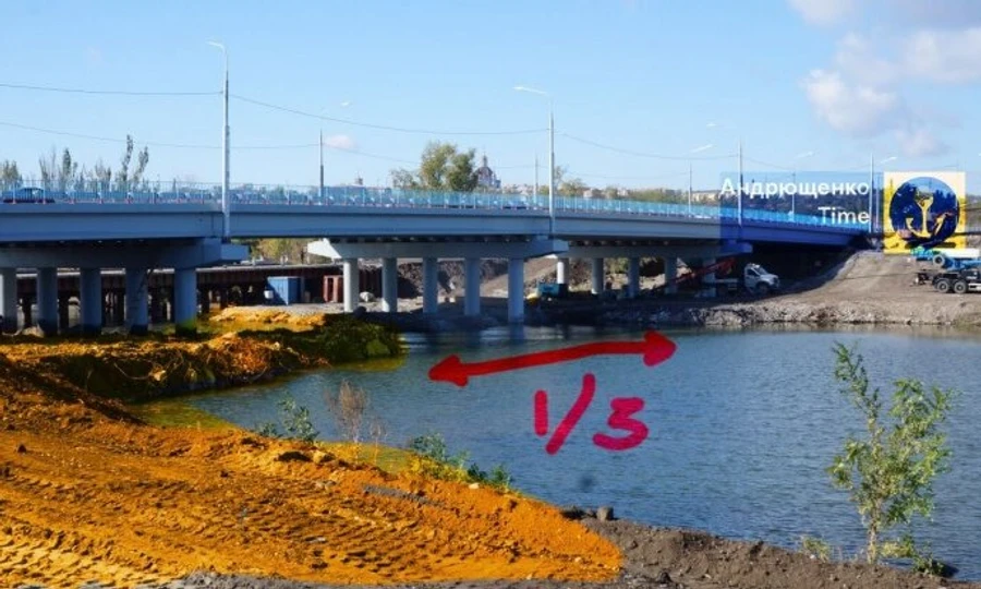 Russians fill up two-thirds of Kalmius riverbed in Mariupol for construction of a сrossing