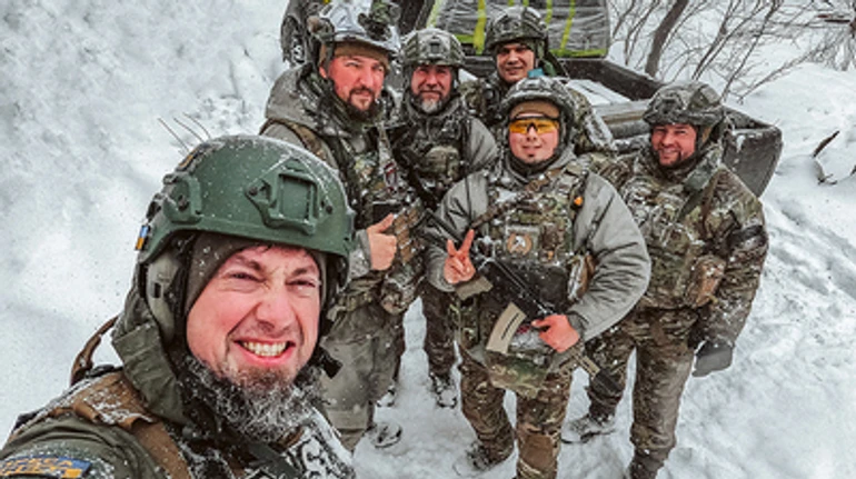 Відчуваю гордість не за світлини, а за побратимів. Історія мандрівника-фотографа, який став військкором Міноборони