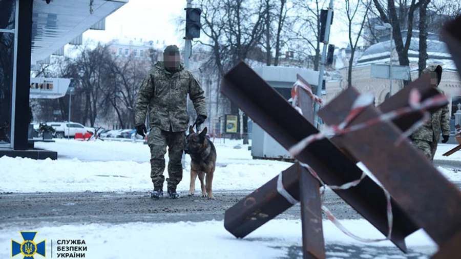 СБУ проводить перевірки в урядовому кварталі Києва: можуть запитувати документи 