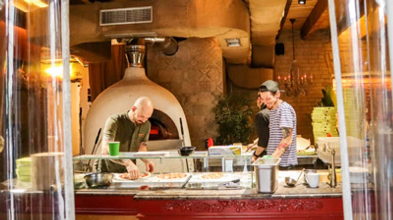 Як українські ресторани перейшли на режим підтримки армії та тероборони