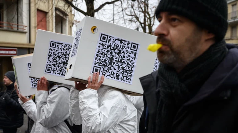 Поразка антиваксів: як Швейцарія здолала багатомільйонну кампанію проти щеплення