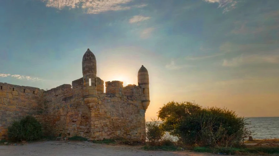 Посольство України потролило російських дипломатів за фото з окупованого Криму