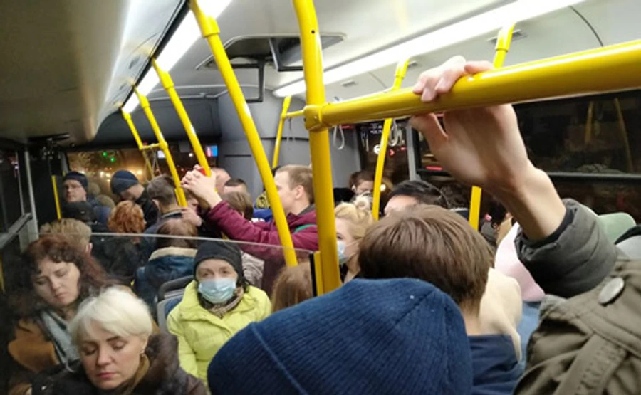 Зеленський вимагає, аби в містах збільшили кількість громадського транспорту