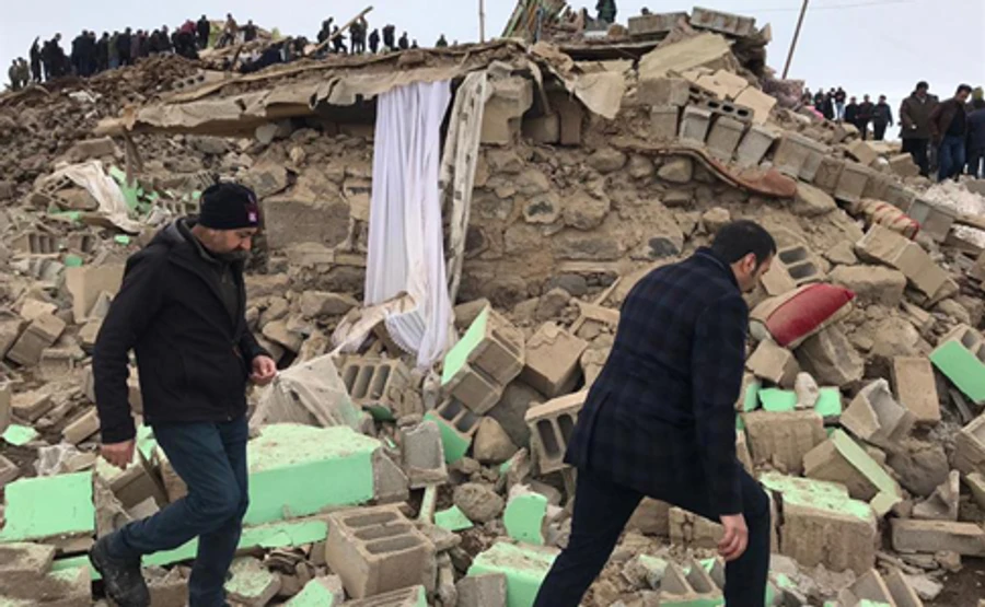 В Турции в результате землетрясения погибли 9 человек