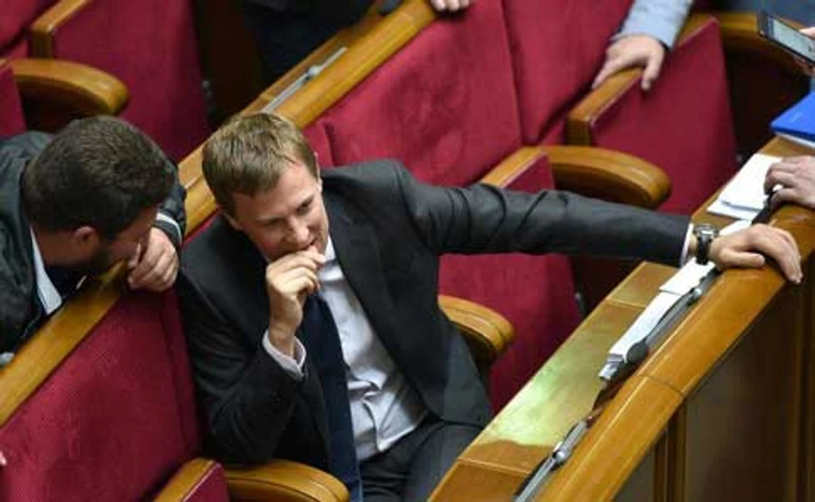 Хомутынник сложил полномочия главы группы Видродження