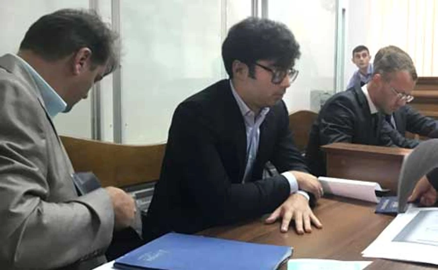 Шуфрича-молодшого віддали на поруки татові 