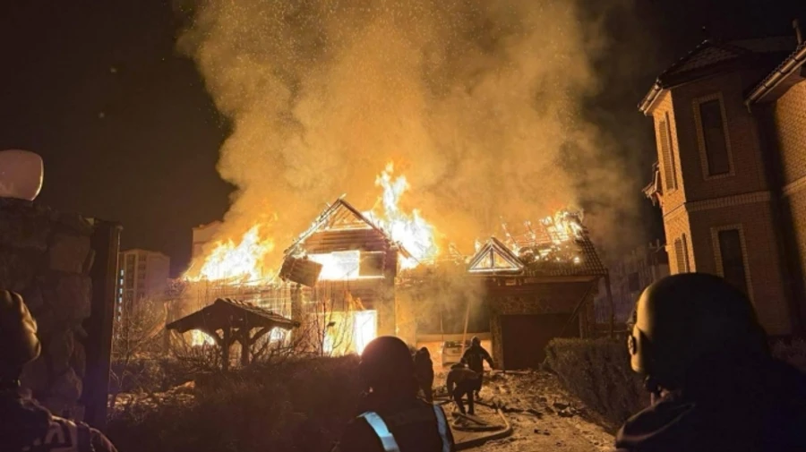 Russians attack Kyiv Oblast, injuring a woman and damaging house – photos