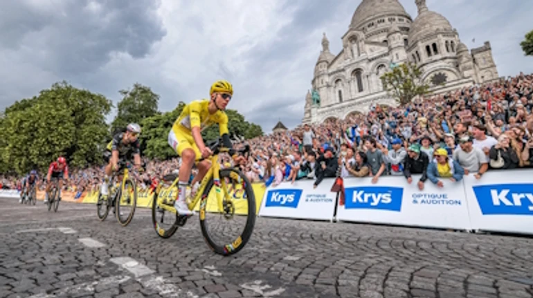 Буденна перемога втомленого Погачара, битва нових зірок за третє місце. Підсумки Тур де Франс-2025
