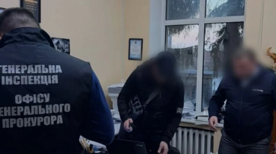 Двом прокурорам з Броварів, які тисли на бізнес і вимагали хабарі, оголосили підозру – ОГП