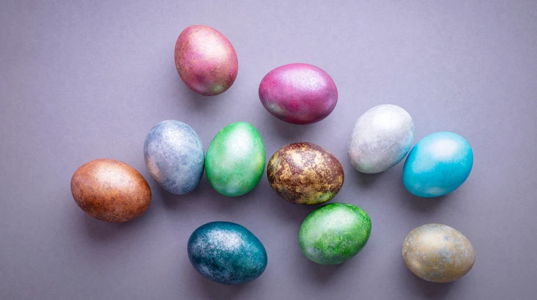 Крашанки власноруч: 10 ідей, як пофарбувати яйця на Великдень