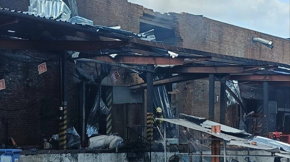 Russian forces damage Nova Poshta sorting hub in Sumy