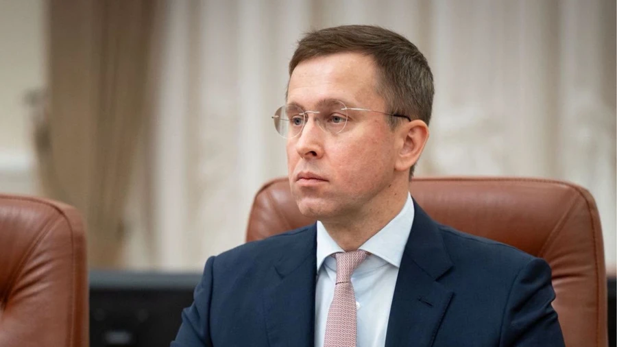 Прем'єр пояснив, чому потрібне ПДВ на міжнародні посилки: 80% були дробленням