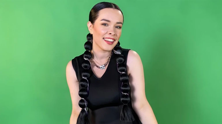 Адаптация песен на жестовом языке - это не дословный перевод. Интервью с Екатериной Заботкиной, которая поразила зрителей Евровидения