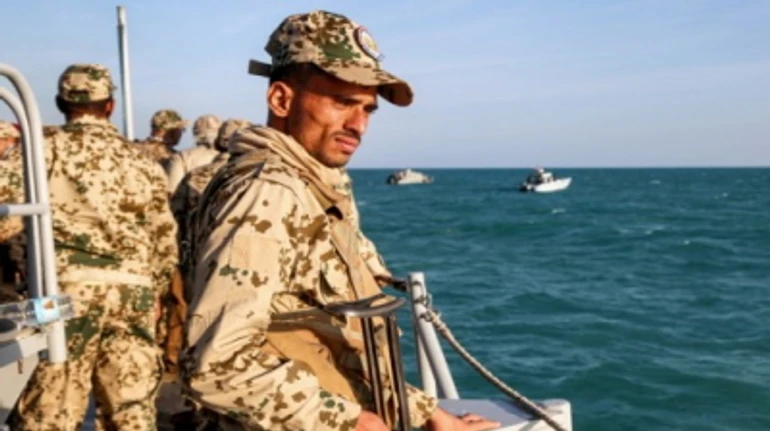 Йеменские хуситы убивают торговлю. Чем угрожает конфликт в Красном море?