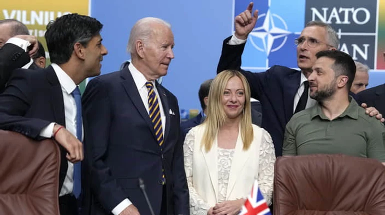 Зброя в обмін на реформи: все про гарантії безпеки України, оголошені на саміті НАТО