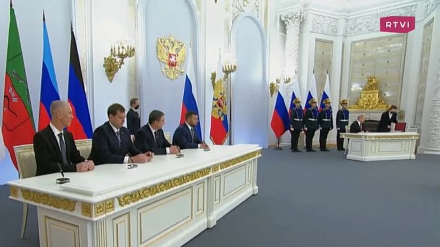 Путін дозволив вибори і депортації за воєнного стану