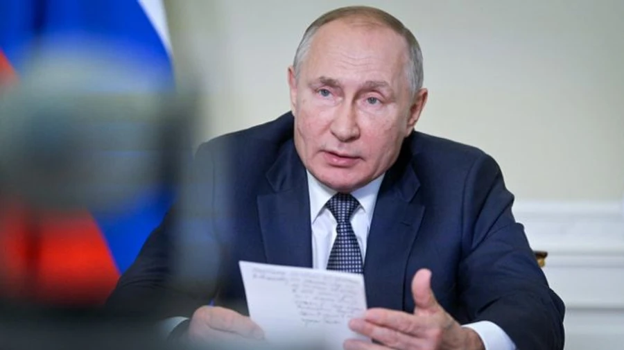 Путин решил бороться с ковидом выходными днями