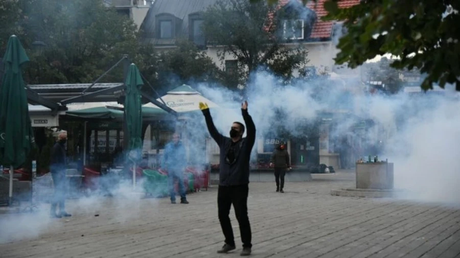 Горящие шины и слезоточивый газ: в Черногории стычки из-за интронизации митрополита