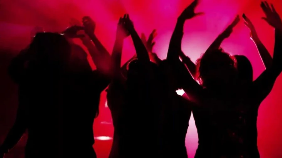 Партия Слуга народа устроила лагерь с зажигательными танцами и йогой