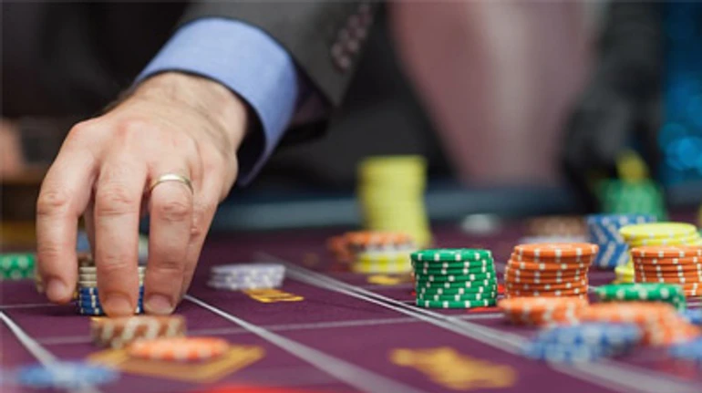 Депутати ставлять на чорне: хто виграє, а хто програє від зменшення вартості азартних ліцензій