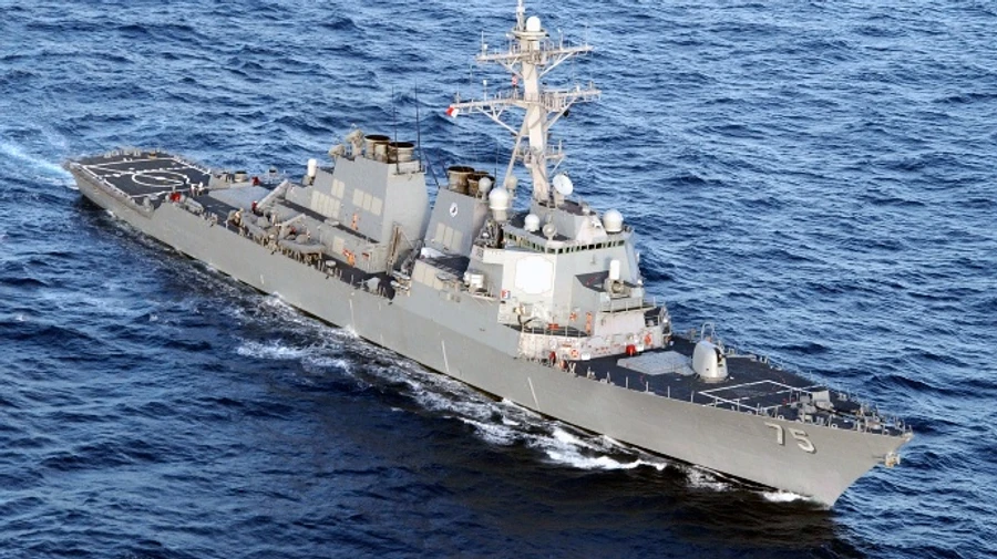 Американский эсминец провел тренировку в Черном море