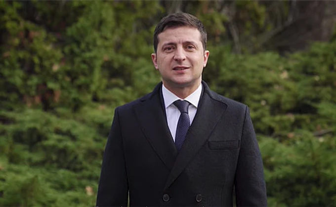 Зеленський привітав військових: Повертайтесь живими 