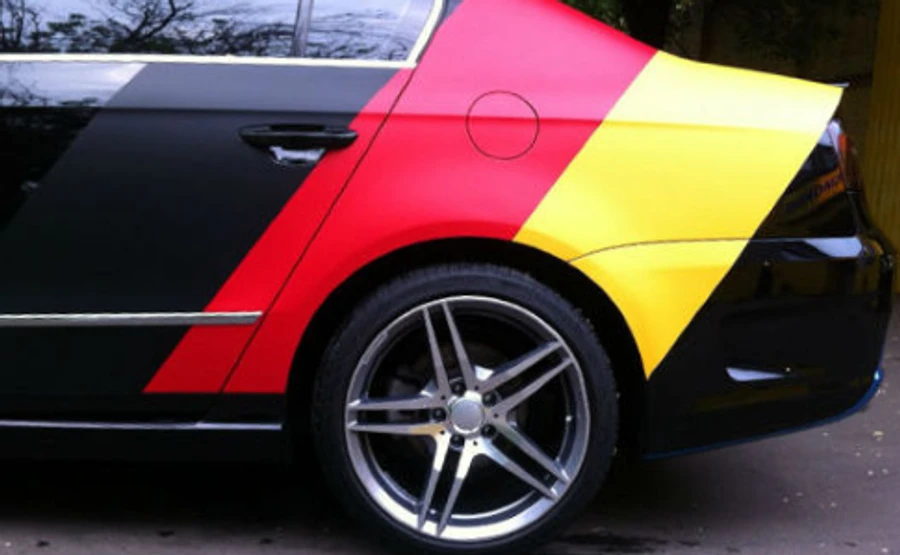 У Німеччині виявили корупційну схему з омолоджування авто для України