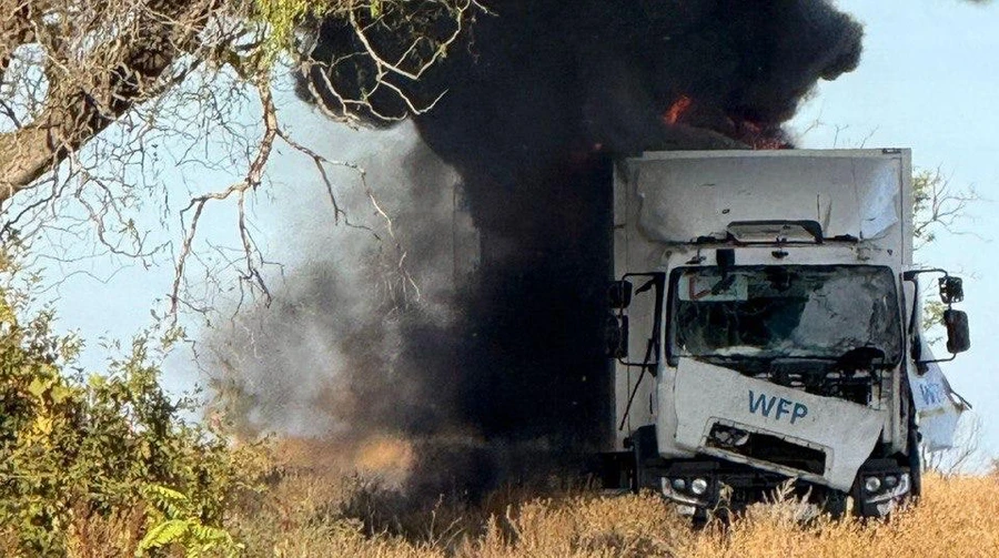 Russia attacks UN humanitarian mission in Kherson Oblast, one lorry burnt out