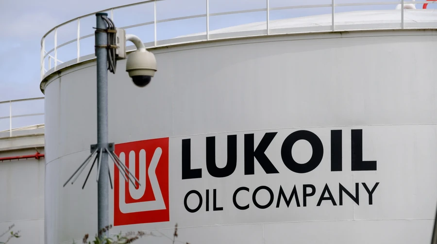 Zelenskyy vows to prevent Russia from selling oil to Hungary