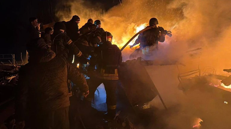 Російський дрон влучив у нежитлову будівлю у Києві – Кличко