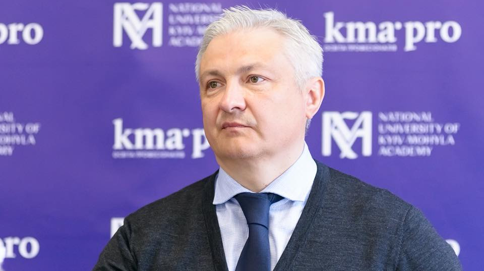 У МЗС призначили спецпосла з питань військовополонених, цивільних і зниклих безвісти