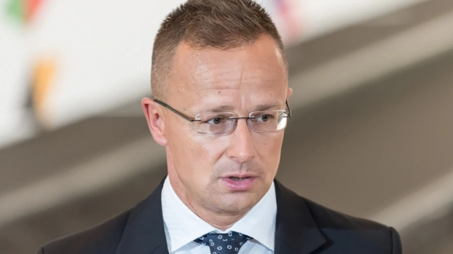 Сійярто не сподобалась пропозиція Борреля щодо зняття обмежень на використання зброї Україною