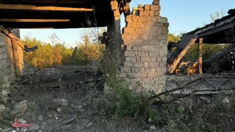 Russians drop aerial bomb on Selydove, damaging houses and State Emergency Service building