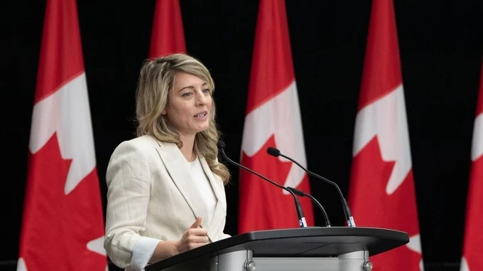 Глава МЗС Канади приїхала в Україну і заявила про непохитність підтримки