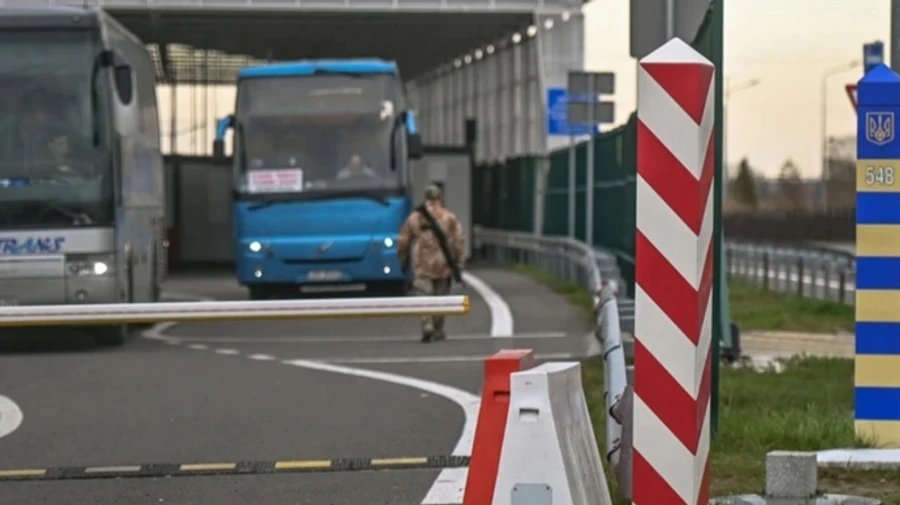 Poles block Yahodyn-Dorohusk checkpoint on border with Ukraine