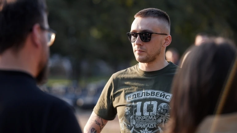 Куля пройшла навиліт: Стерненко повідомив, що його прооперували після нападу