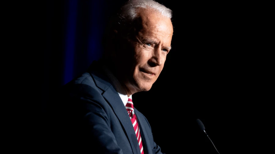 Байден стурбований китайською військовою активністю біля Тайваню