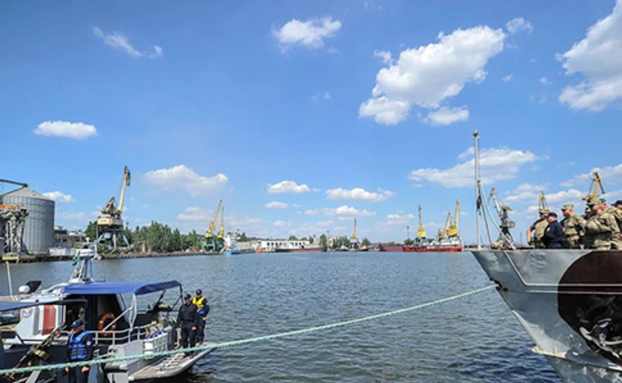 Россия готовится начать военно-экономическую блокаду Азова – Турчинов 