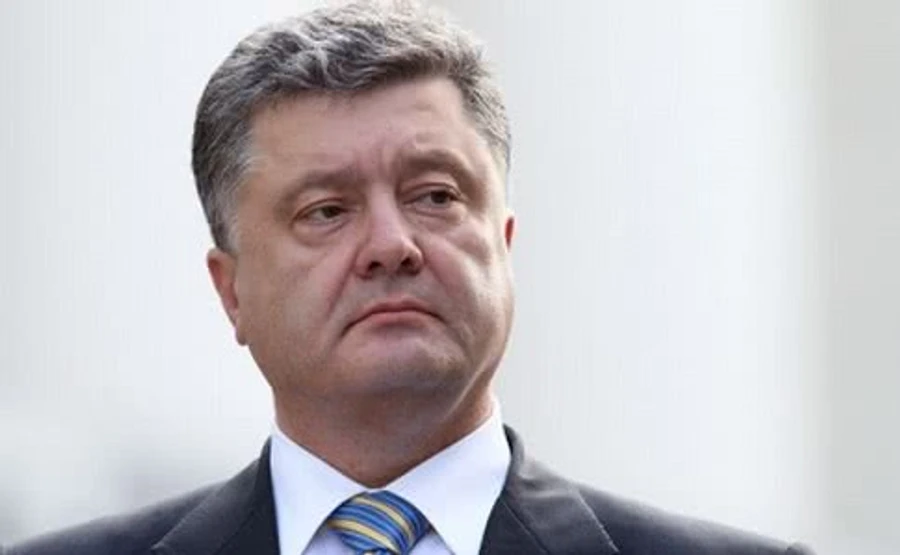 РПР: Зміни до закону про держслужбу допоможуть Порошенку узурпувати місцеву владу