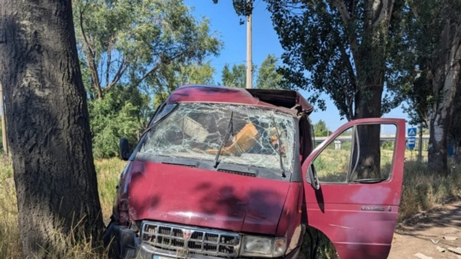 Russians hit fire engine in Kostiantynivka in Donetsk Oblast with FPV drone: two wounded – photos