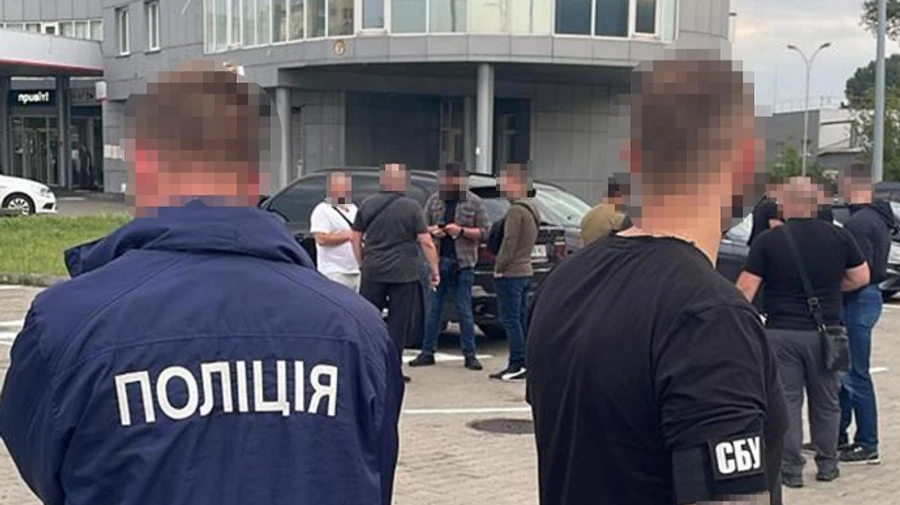 В Деснянском районе Киева СБУ и полиция могут останавливать автомобили и проверять документы граждан