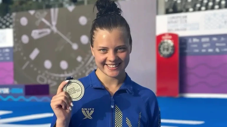 Федерація зі стрибків у воду позбавила Лискун усіх звань та нагород, здобутих під українським прапором