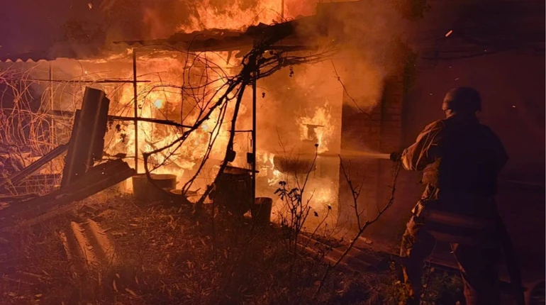 Росіяни атакували Дніпропетровщину: 2 постраждалих, є руйнування