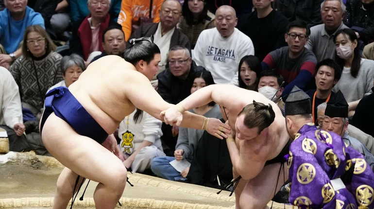 Українець Аонішікі поступився йокозуні Оносато і втратив одноосібне лідерство на турнірі з сумо Hatsu Basho