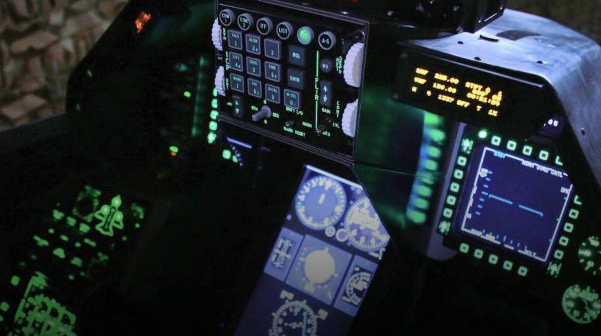 Ukraine receives mobile F-16 simulators, rare worldwide