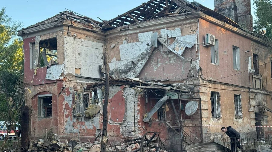 У Дніпрі внаслідок російської атаки частково зруйнований будинок: п'ятеро загиблих, 25 поранених