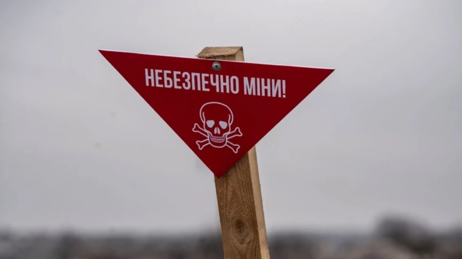 Russian landmine injures child in Kherson Oblast
