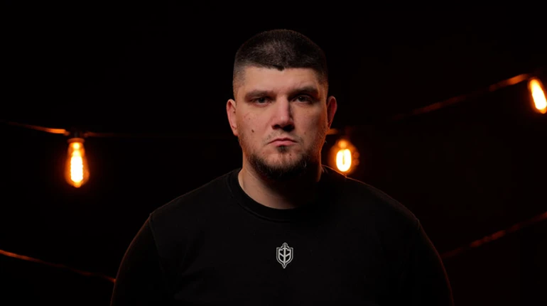 Мы нашли в наших рядах агента. Он хотел перехватить рычаги управления в подразделении – командир РДК White Rex