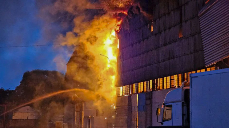 First minutes after attack on Lviv captured on policemen's body cameras